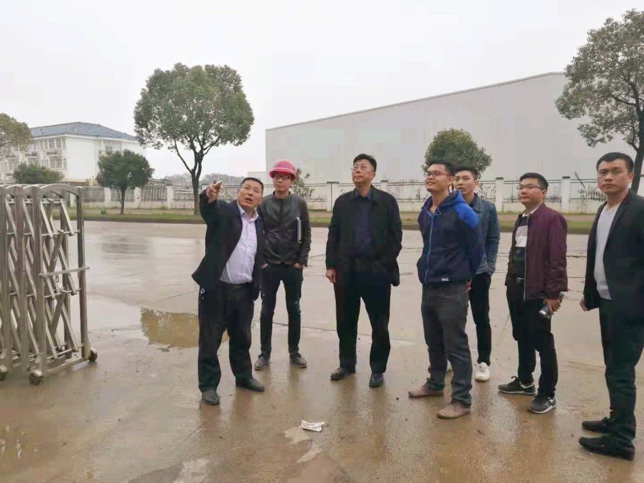 金开星空(中国)高管前往农牧民安置房进行专题调研