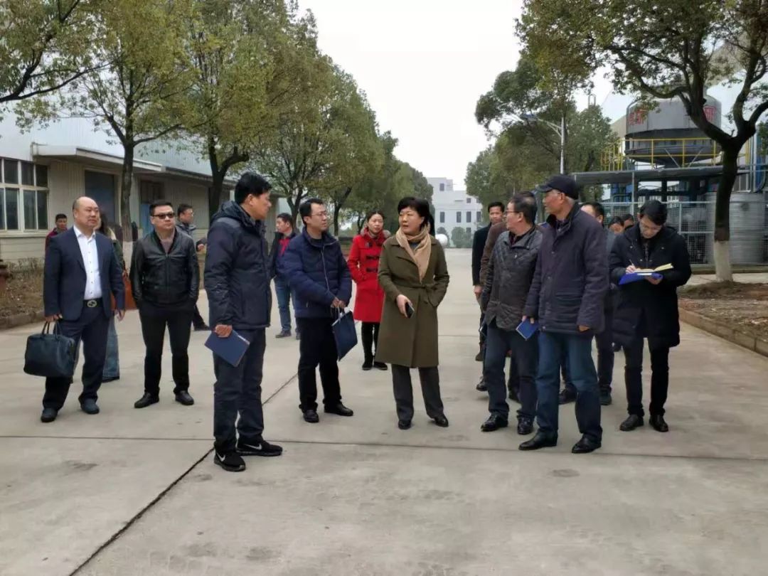 区管委会副主任万红梅深入企业开展调研工作