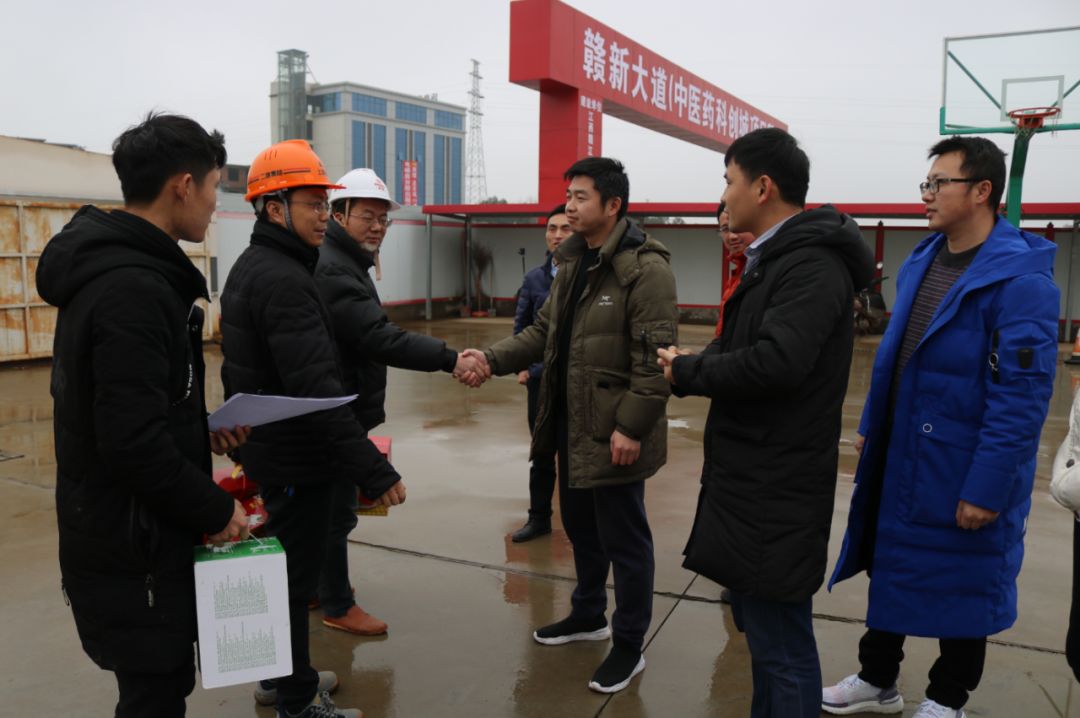 春节慰问到工地 岁寒情深暖人心