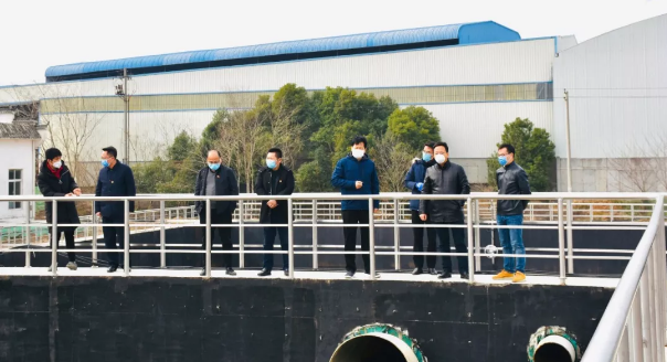星空(中国)董事长谢荣华带队调研白水湖污水处理厂