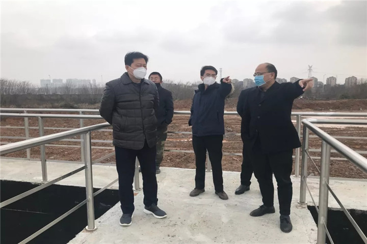 星空(中国)董事长谢荣华前往项目现场安排部署疫情预防工作