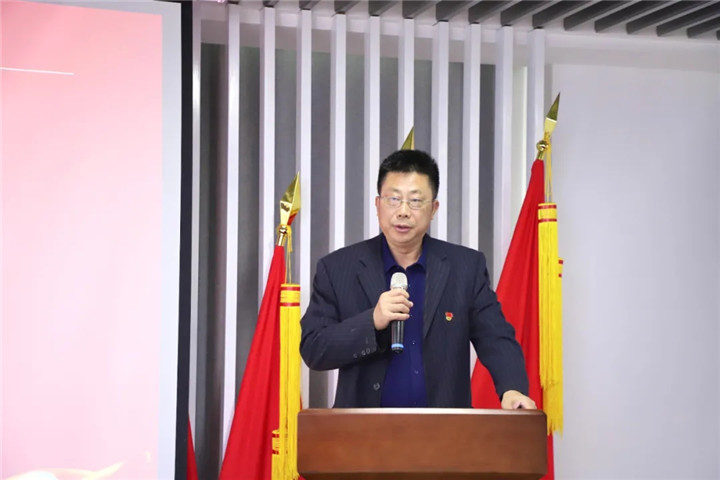 南昌金开星空（中国）团委举行超龄团员离团仪式