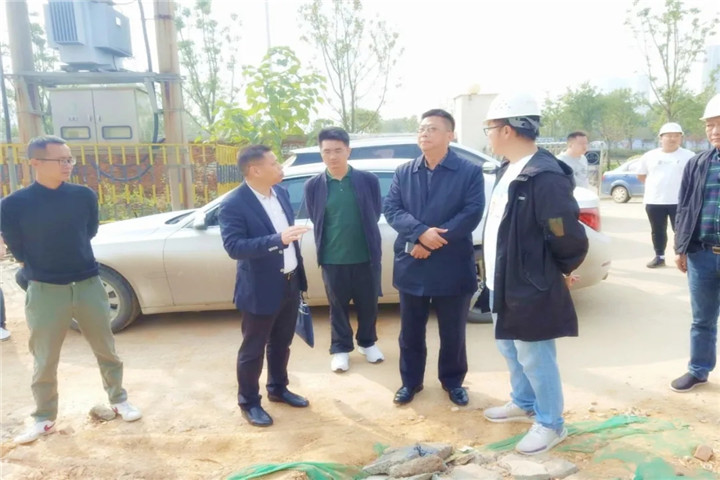星空（中国）党委副书记、副总经理袁扣华前往蛟桥医院项目进行调