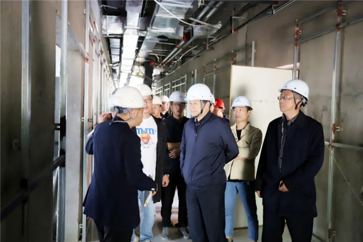 星空（中国）党委书记、董事长谢荣华调研星空（中国）重大重点项目