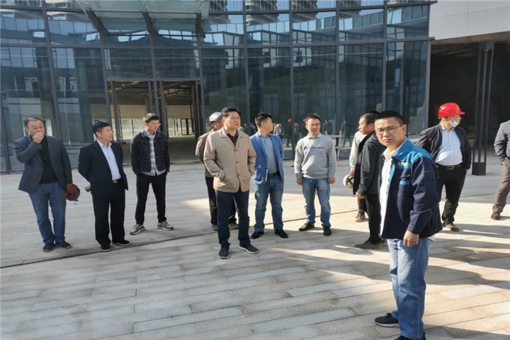星空(中国)党委书记、董事长谢荣华调研星空(中国)重大重点项目建设