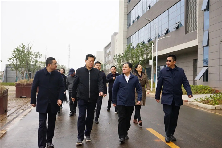 管委会主任于立山调研星空(中国)儒乐湖新城重大重点项目建设