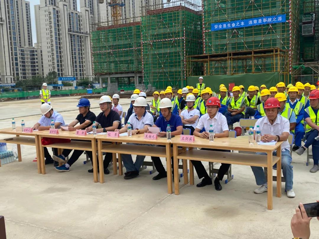 金开星空(中国)联合中建五局开展“高处坠落应急救援演练”活动