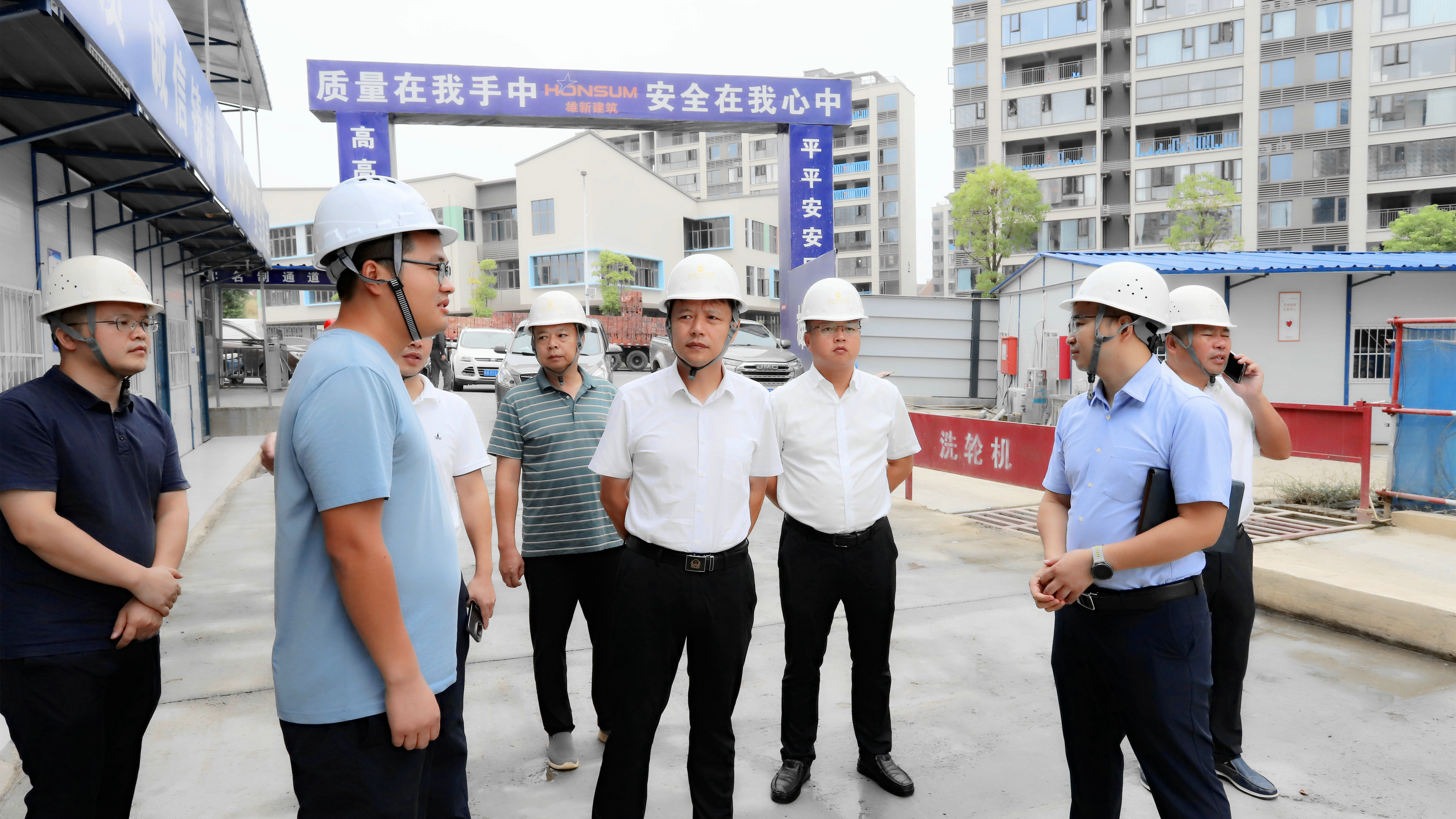 罗贤锦带队调研星空（中国）重点项目建设情况